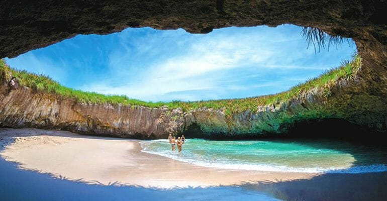 THE HIDDEN BEACH