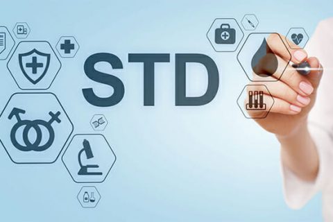 std-imagery-overlay-doctor-hand-with-penlight